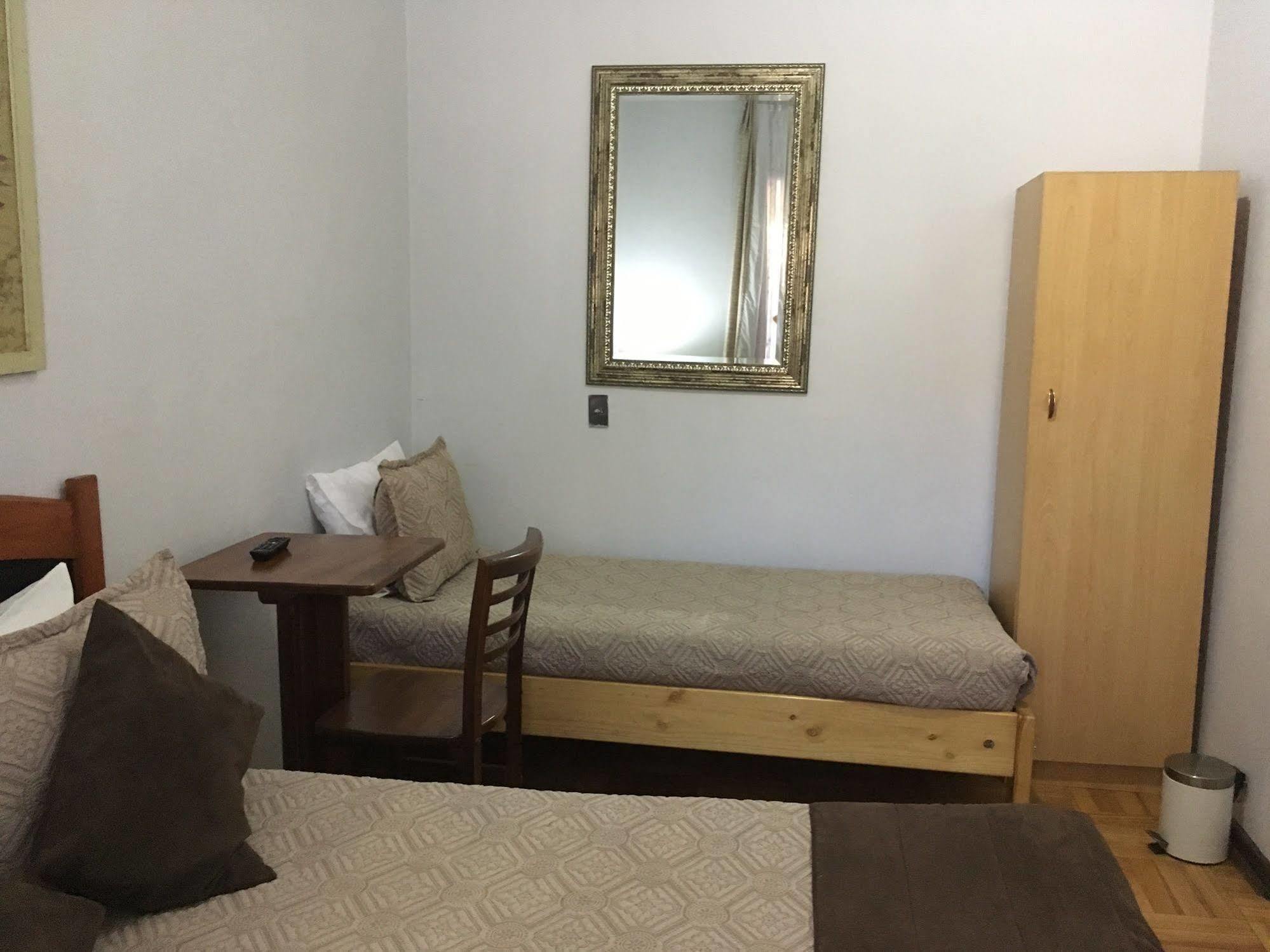 Residencial Universitaria سانتياغو المظهر الخارجي الصورة
